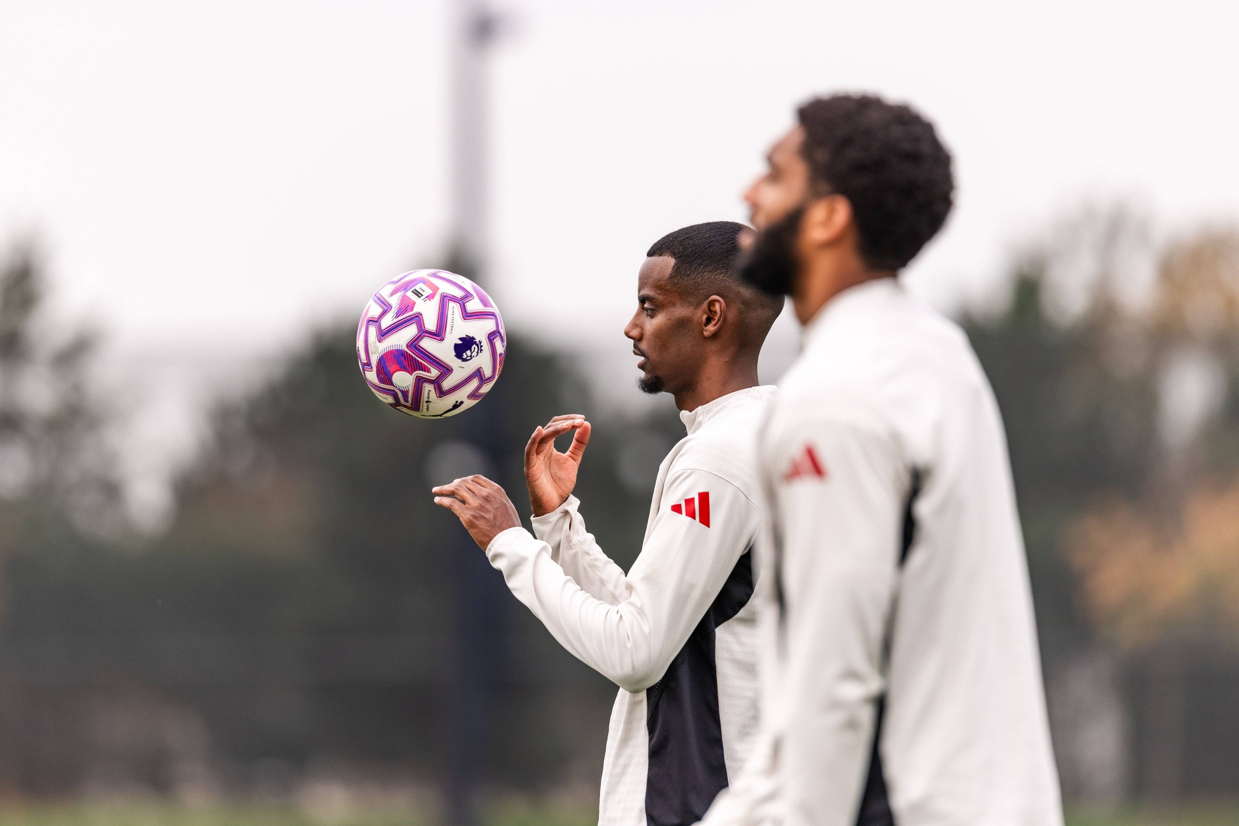 游戏模拟器下载关于武汉三镇围绕葡超内部沟通法兰克福围绕英超绝杀压哨，媒体一致点评：西汉姆转会期战术微调的信息